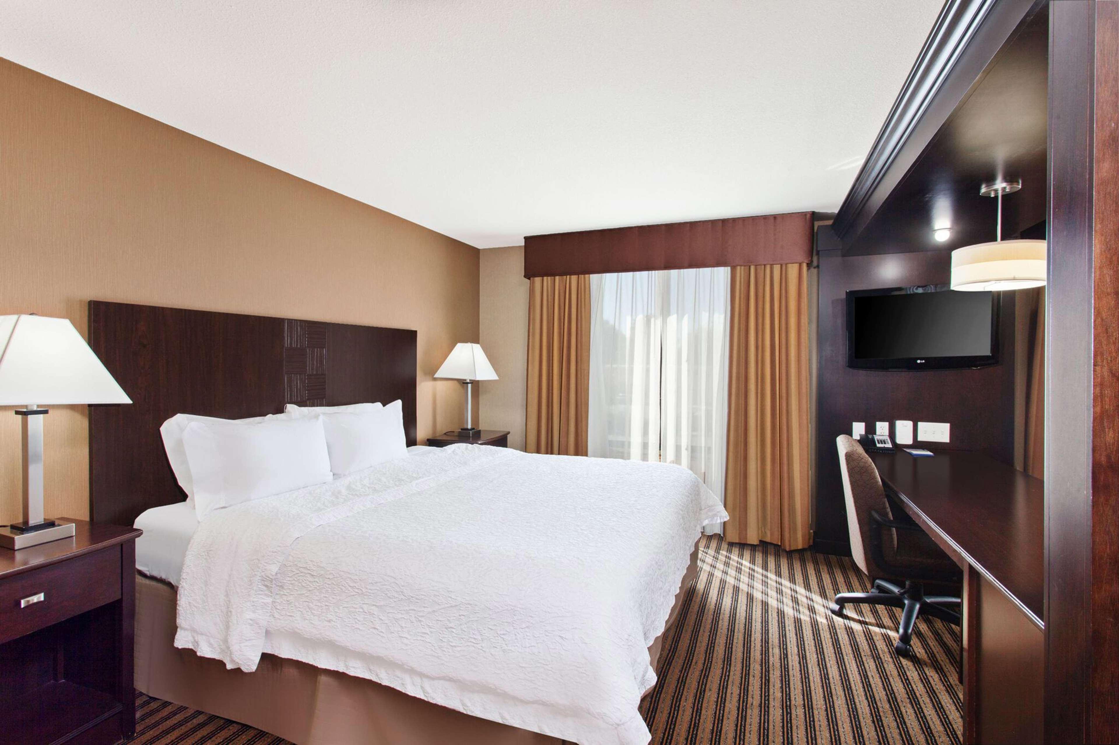 Hampton Inn & Suites Fresno - Northwest Herndon Exteriör bild