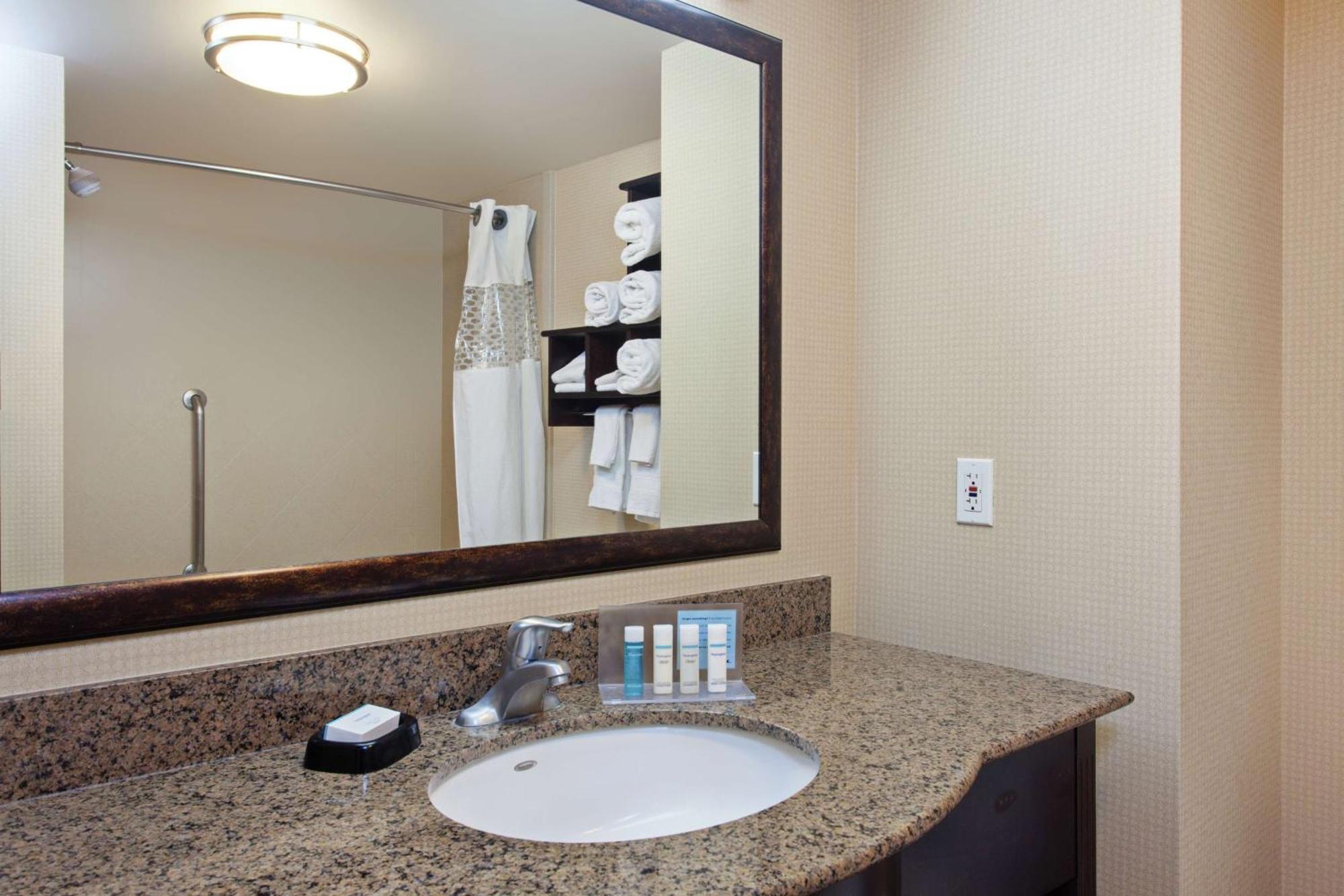 Hampton Inn & Suites Fresno - Northwest Herndon Exteriör bild